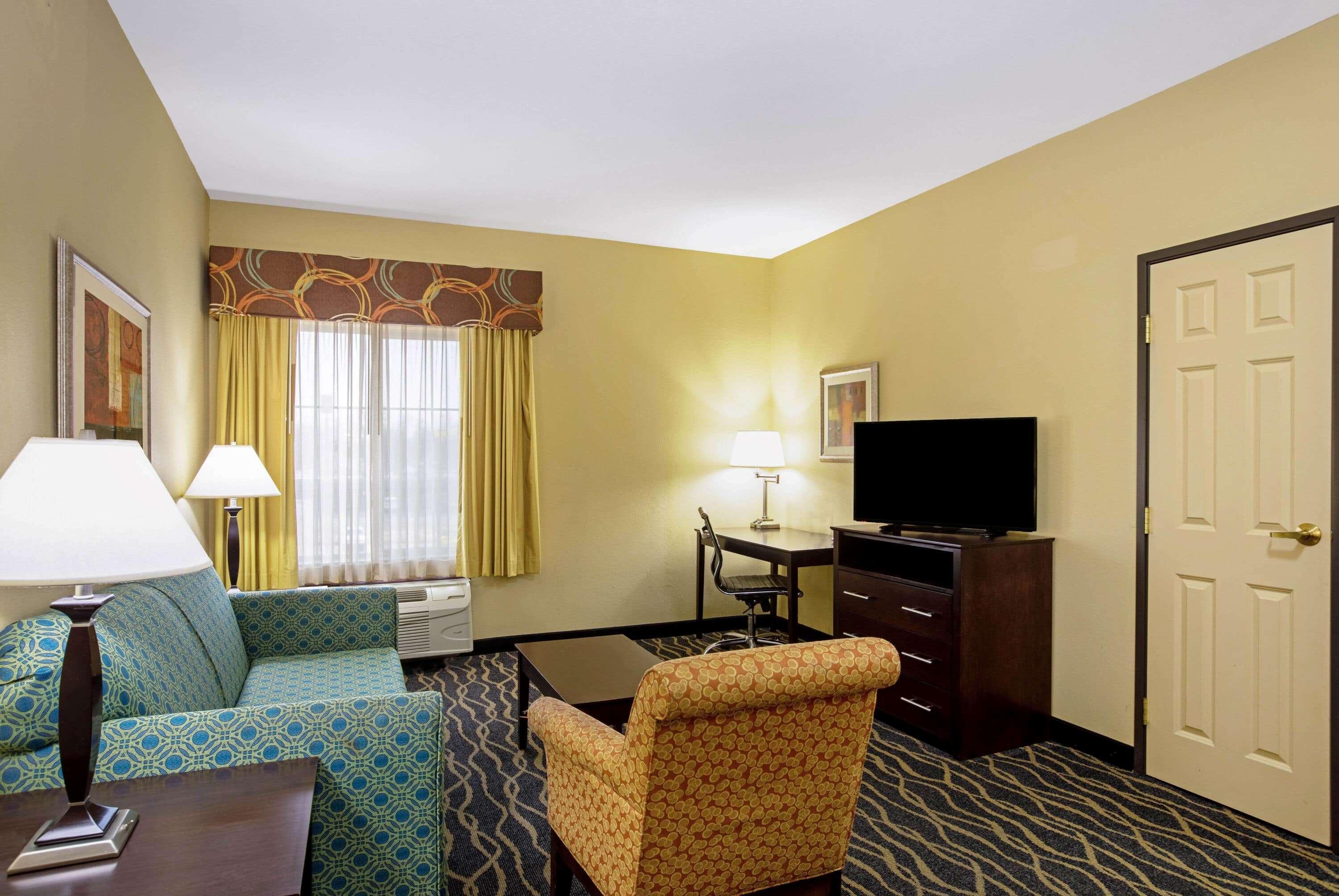 La Quinta By Wyndham Tulsa Airport / Expo Square Hotel Bagian luar foto